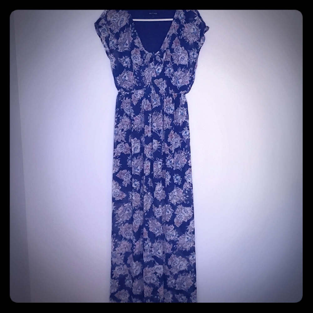 Navy blue floral Maxi! Perfect for Fall!